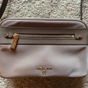 MICHAEL KORS purse/crossbody/shoulder bag